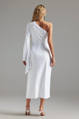 Robe midi asymétrique fendue sur une épaule