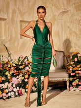 Robe midi en satin drapé à col halter et découpe