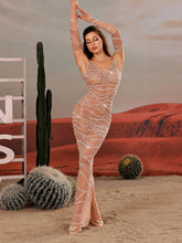 Robe longue à bretelles spaghetti et strass en résille
