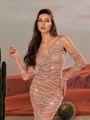 Robe longue à bretelles spaghetti et strass en résille