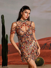 Robe courte à strass et perles
