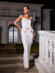 Robe bandage sans bretelles à fleurs