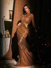 Robe longue en maille ajourée ornée de découpes