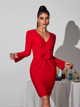 Robe courte fleurie à col V