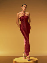 Robe longue rouge à franges et col halter