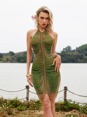 Robe mini en maille à col licou et chaîne diamant verte