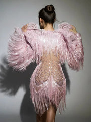 Robe courte à franges en résille avec manteau rose