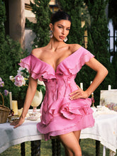 Robe courte à volants et col en V rose