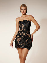 Robe mini bustier noire brodée de fleurs