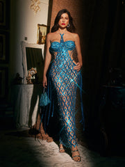 Robe longue dos nu en résille ornée de détails bleus