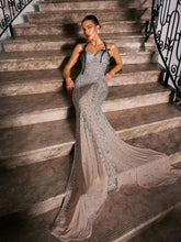 Robe maxi à fines bretelles et strass