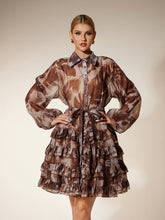 Robe mini imprimée à volants étagés