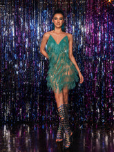 Robe mini en maille à franges et chaînes de cristaux vert foncé