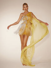 Robe courte drapée à franges asymétrique