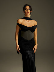Robe longue froncée à col licou en noir