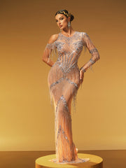 Robe longue asymétrique à franges et cristaux