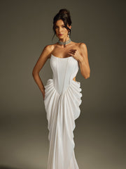 Robe longue bustier en satin sans bretelles