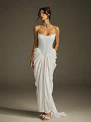 Robe longue bustier en satin sans bretelles