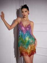 Robe courte à franges en cristal arc-en-ciel et col en V