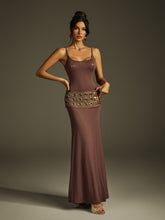 Robe longue spaghetti avec ceinture