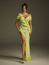 Robe maxi fendue à sequins découpés