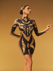 Robe courte à col montant et strass