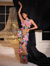 Robe dos nu en maille à fleurs et strass