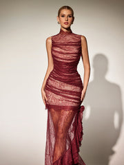 Robe longue à col montant en dentelle et volants