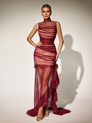 Robe longue à col montant en dentelle et volants