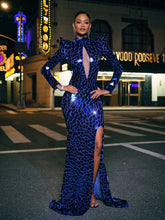 Robe maxi fendue à manches longues ornée de détails bleus