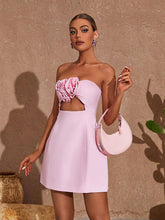 Robe mini bustier rose à découpes