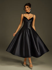 Robe midi en satin à fines bretelles