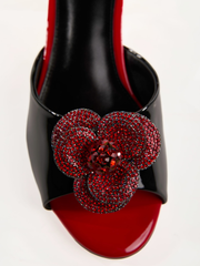 Sandales à fleurs et strass