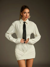 Robe courte à col et manches longues