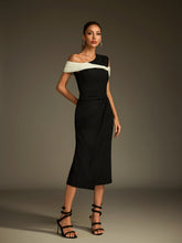 Robe midi asymétrique torsadée