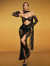 Robe longue en dentelle fendue et découpée noire