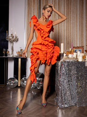 Robe orange à volants et découpes