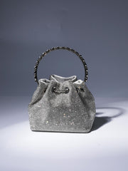 Sac seau argenté orné de cristaux