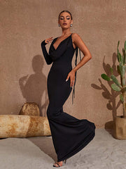 Robe maxi noire asymétrique dos nu à une épaule