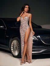 Robe maxi fendue haute ornée de strass