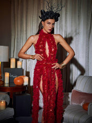 Robe en tulle rouge à col montant