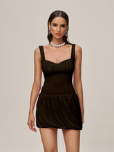 Robe mini froncée à volants couleur café