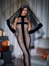 Robe longue noire à franges et col montant, avec gants assortis