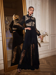 Robe longue plissée en dentelle