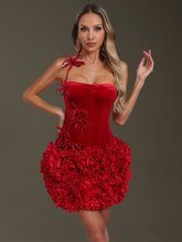 Mini-robe froncée en velours fleuri