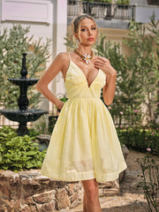 Mini-robe froncée spaghetti en jaune beurre