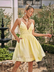 Mini-robe froncée spaghetti en jaune beurre