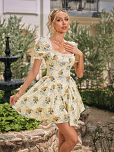 Robe courte évasée à imprimé floral