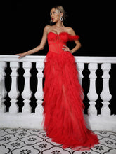Robe longue asymétrique en tulle rouge