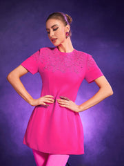 Robe courte mini à manches courtes en jacquard rose fuchsia